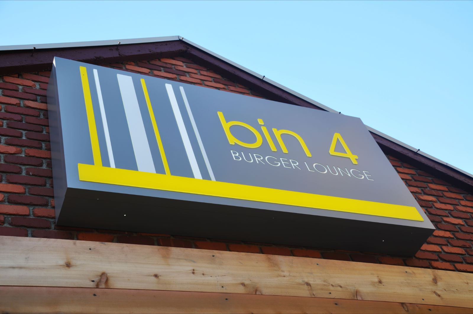 (c) bin 4 Burger Lounge