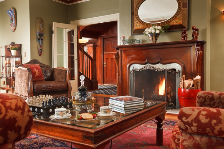 Abbeymoore Manor: Victoria's Favourite Bed & Breakfast Inn - Photo ...